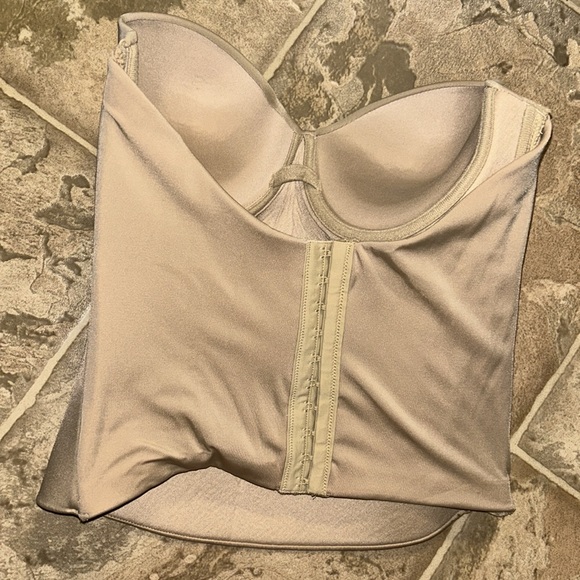 Unique Lingerie Corset Bra - Picture 2 of 9